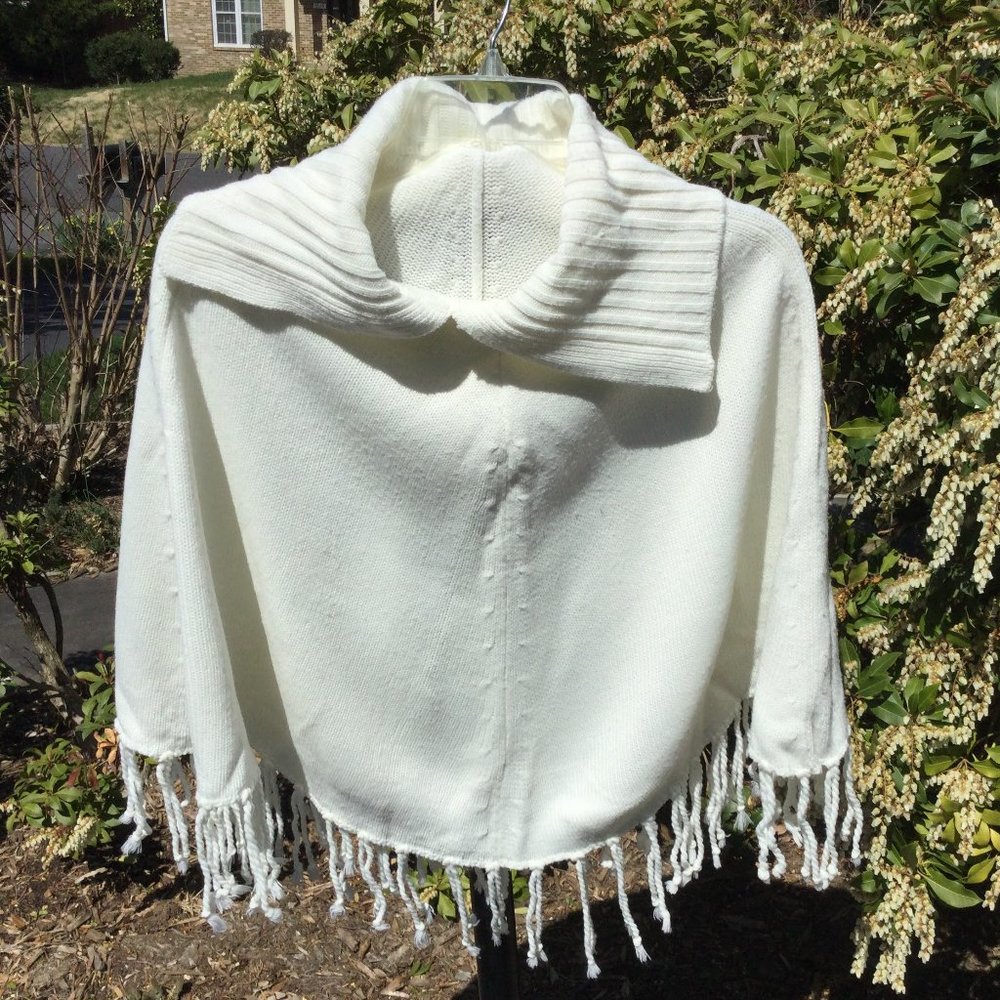 Fabulous Stand Collar White Poncho